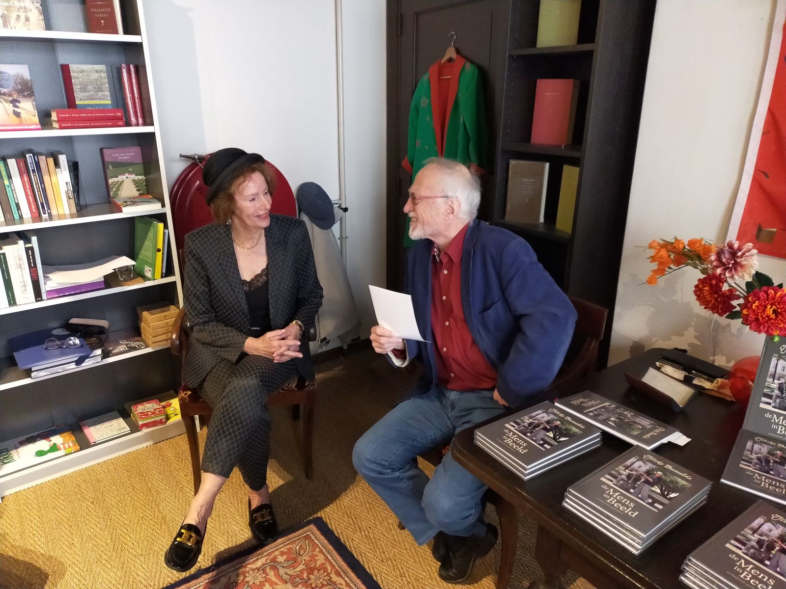 s22 maart 2025. Interview met dichteres Tjitske Buwalda in Boekhandel De Mandarijn.