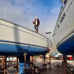 13 november 2024. Dulce naast zusterschip 'Goem' op de werf van Rexwinkel in Numansdorp.