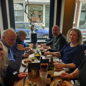 Idem. Vlnr. Barbara, Cees, Mieke, Bob, Celina en Michel.