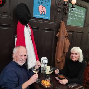 (Idem). Lunch bij Belgisch Biercafé 'Olivier', Achter Clarenburg, Utrecht.