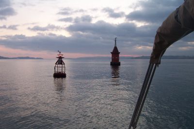 Windstil weer als we in alle vroegte de haven van Santander uitvaren, richting Gijón