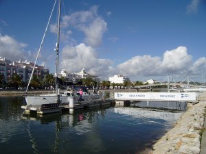 Dulce aan de bunkersteiger in Marina de Lagos