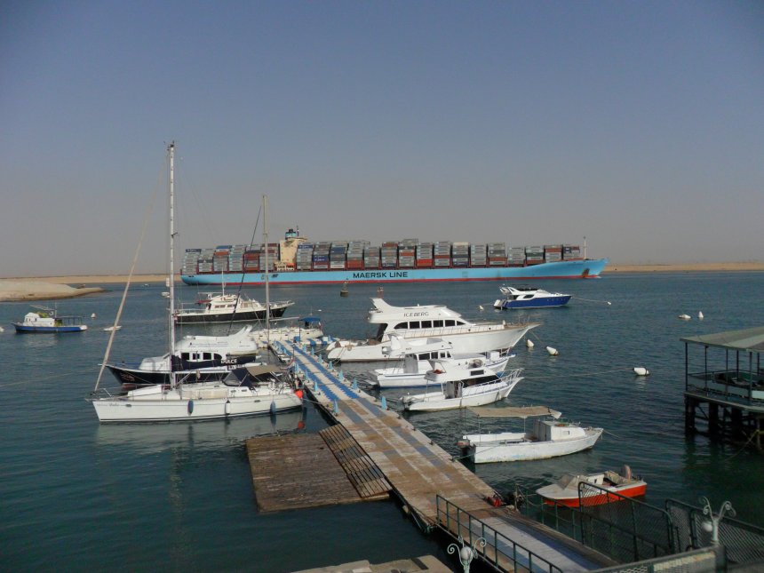 Rust op de steiger van de Suez Yacht Club. Op de voorgrond onze 