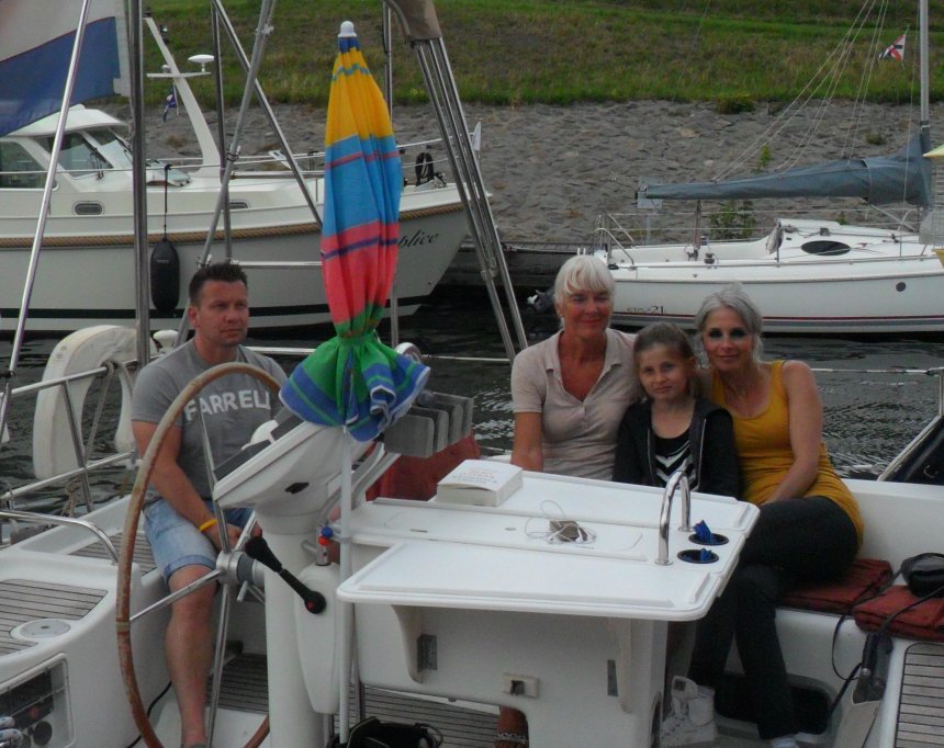 Bezoek in Veere: vlnr. Michel, Ans, Esri en Barbara