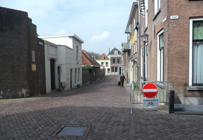 Twee weken éénrichtingsverkeer in de Tolsteeg. Maar het effect ervan wordt niet gemeten.