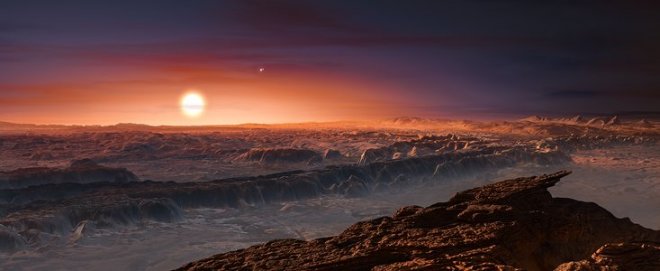 Artist's impression van het oppervlak van exoplaneet Proxima b. De zon aan de horizon is de dwergster Proxima Centauri. De ster er rechtsboven is waarschijnlijk een van het naburige dubbelstelsel.