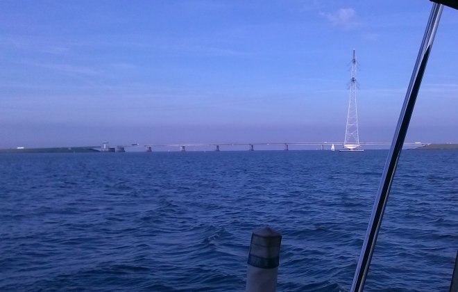 Het Ketelmeer met achter ons de Ketelbrug.
