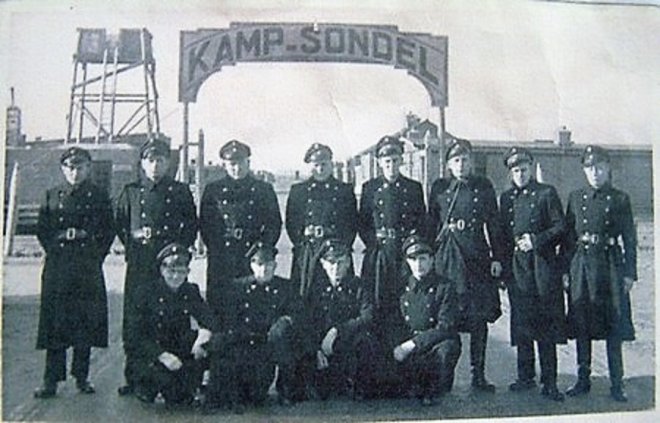 Kamp Sondel. Na de oorlog bewaakte de marechaussee de opgesloten NSB'ers (foto: luchtoorlog.net)