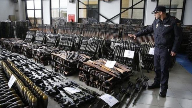 Vondst van een enorme wapenvoorraad van criminelen in Spanje in 2017. Niet in een moskee maar in een sportzaak.