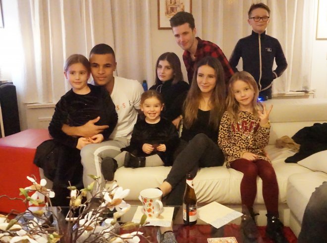 De kleinkinderen. Vlnr. Vajèn, Denzell (vriend van Nikita), Lina-Mae, Esri, Jordin, Nikita, Lisa en Thijs. Liam en Caelan zijn in Tsjechië.