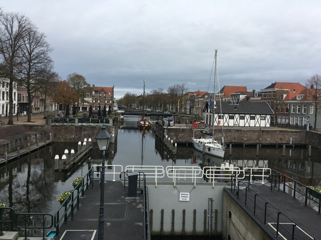 Zondagochtend in de haven (foto: Ruud van Engelen)