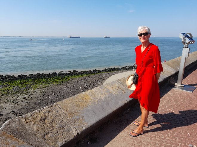 Vlissingen. Met deze dame mag ik vanavond uit eten. Coronaproof natuurlijk.