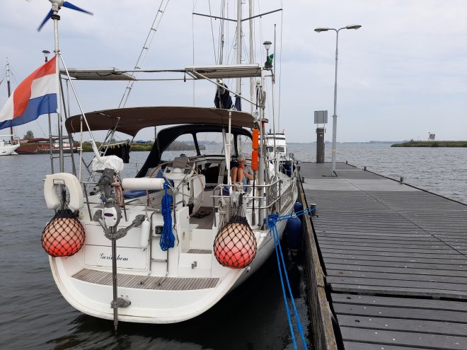 Dulce vandaag aan het remmingwerk van de Volkeraksluis.