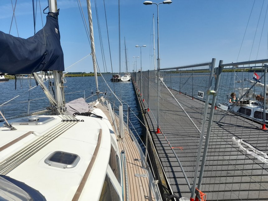 Het remmingwerk van de Volkeraksluis. Niet meer wat het was.